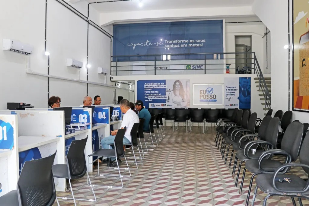 Oportunidade de ouro: mercado de trabalho em João Pessoa explode com mais de 650 vagas, incluindo postos para quem busca o primeiro emprego e não exige experiência