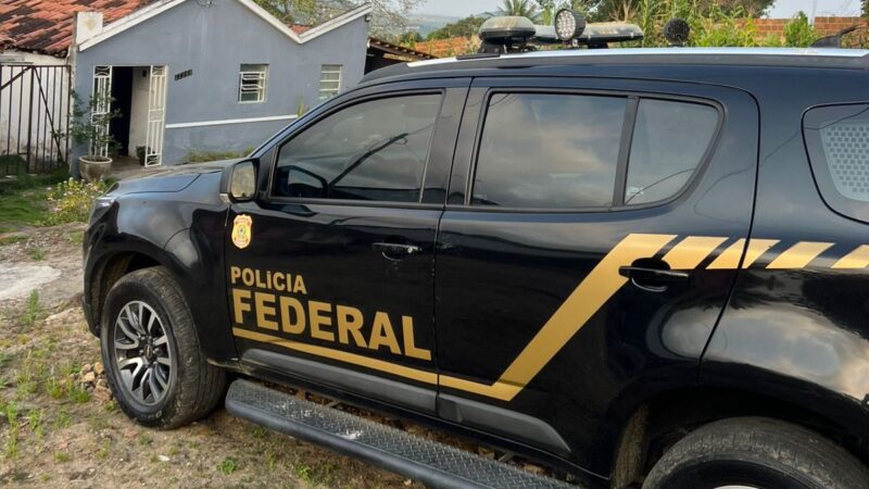 PF prende quatro pessoas por extração ilegal de areia na Paraíba