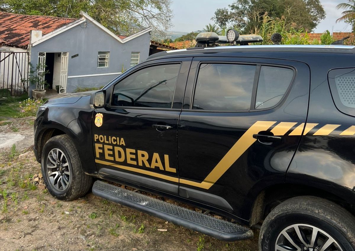 PF prende quatro pessoas por extração ilegal de areia na Paraíba
