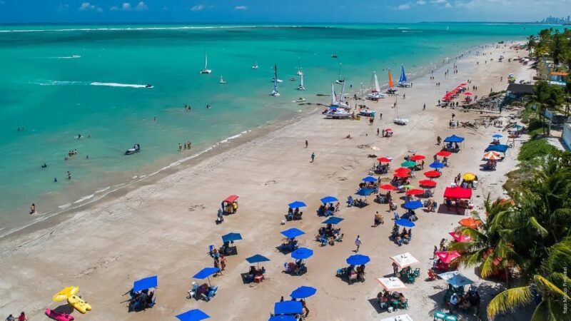 Perigo à vista para veranistas: análises recentes da Sudema revelam quatro trechos de praias paradisíacas na Paraíba classificados como impróprios para banho, exigindo cautela imediata