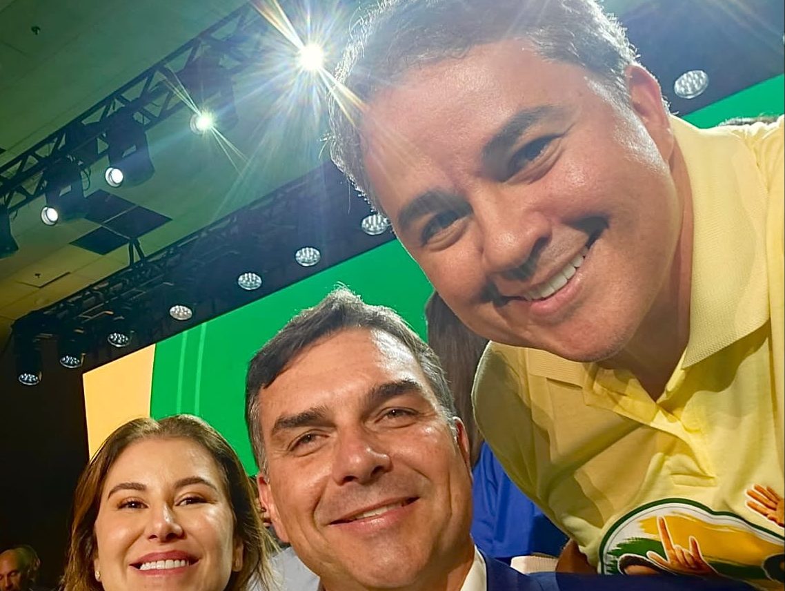 Quaest: Efraim ‘casa’ intenção de voto com Flávio Bolsonaro na Paraíba
