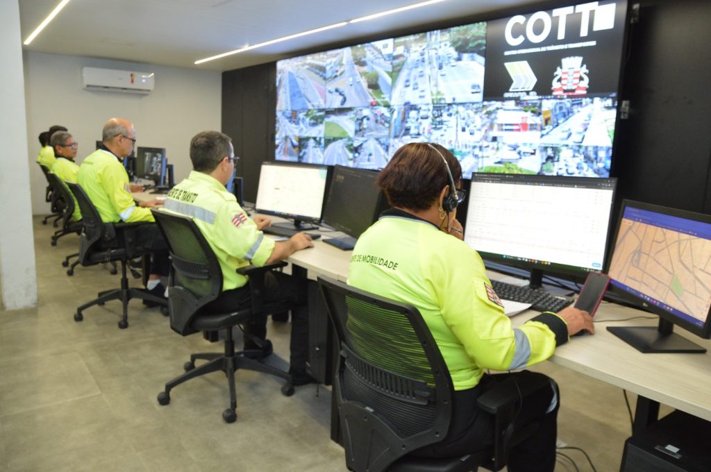 Megaoperação de trânsito e transporte com reforço de ônibus e 80 agentes é lançada pela Semob-JP para shows de Fábio Jr. e Roupa Nova, assegurando tranquilidade e segurança viária no Busto de Tamandaré durante o aniversário de João Pessoa