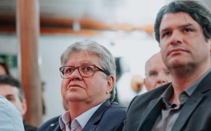 Tensão política na Paraíba: João Azevêdo desmente Leo Bezerra sobre falta de conversas e aguarda definição crucial para a vaga no Senado