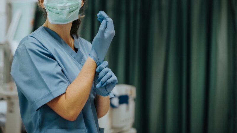 PL garante prioridade médica a profissionais de enfermagem