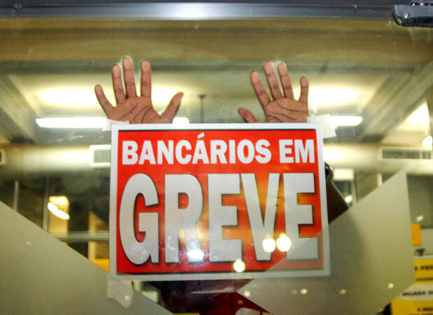 Bancários aprovam greve por tempo indeterminado a partir de quinta-feira na Paraíba