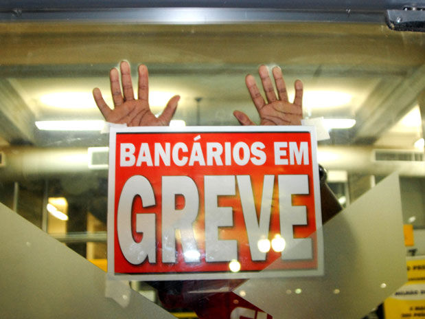 Bancários aprovam greve por tempo indeterminado a partir de quinta-feira na Paraíba