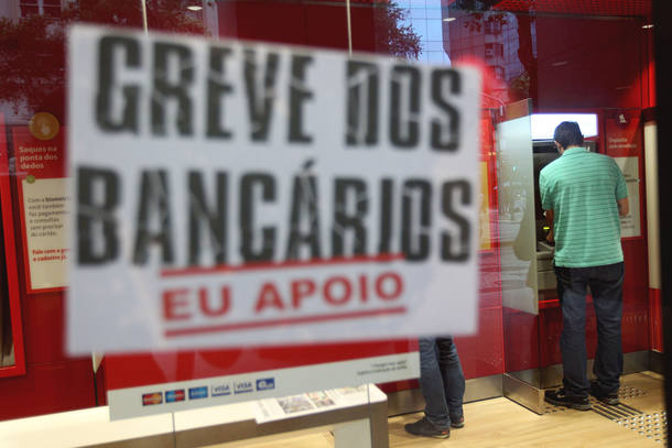 Bancários da Paraíba aprovam greve por tempo indeterminado