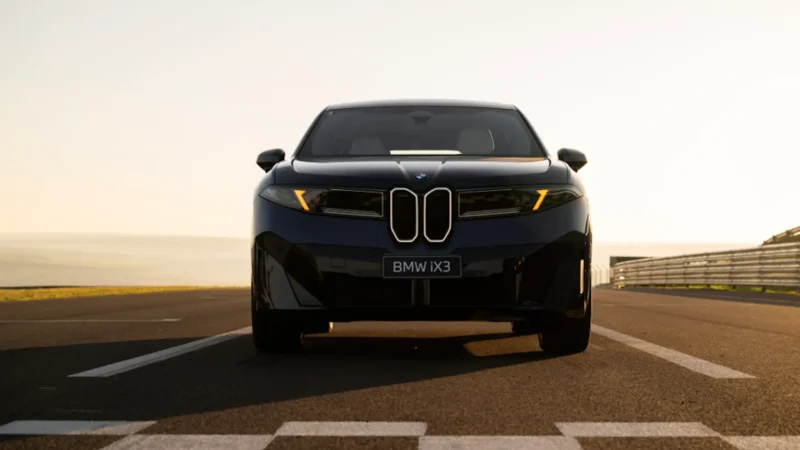 BMW iX3 chega ao Brasil com 570 km de autonomia e preço de R$ 582.950