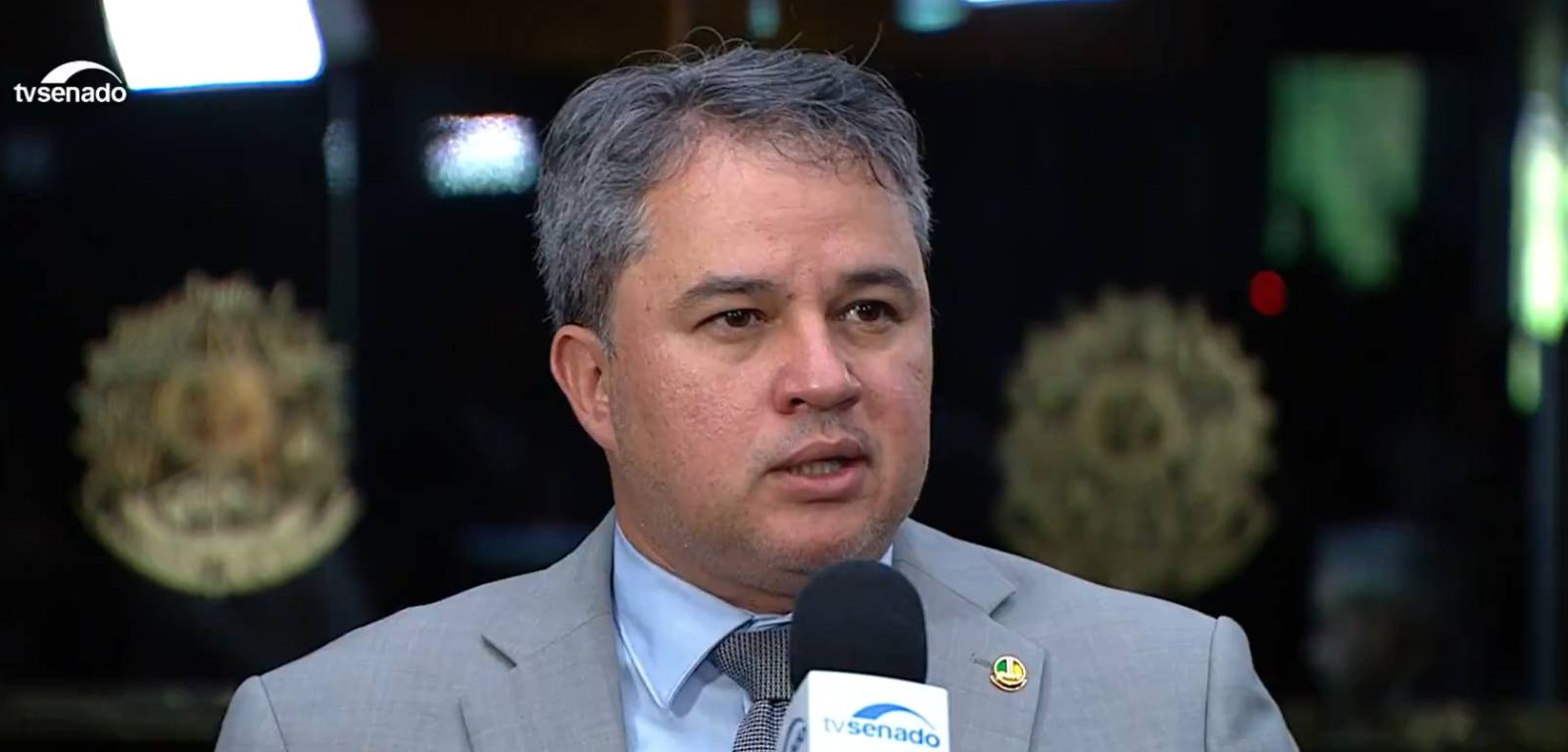 Efraim surfa na crise do STF e diz ter sido único senador a assinar impeachment de Moraes
