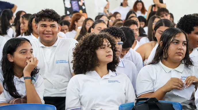 Governo da Paraíba e MEC reúnem 2 mil estudantes em mega aulão no Almeidão