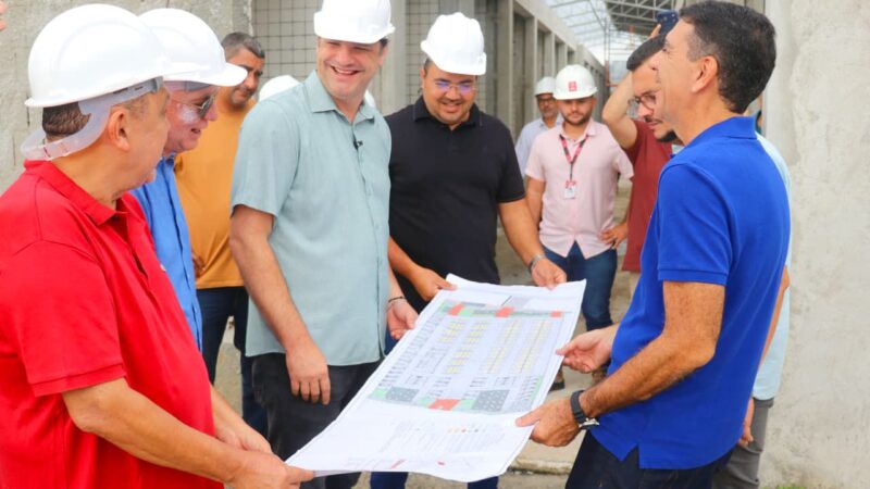 Leo destrava obra paralisada do Mercado do Rangel e dá novo prazo para entrega