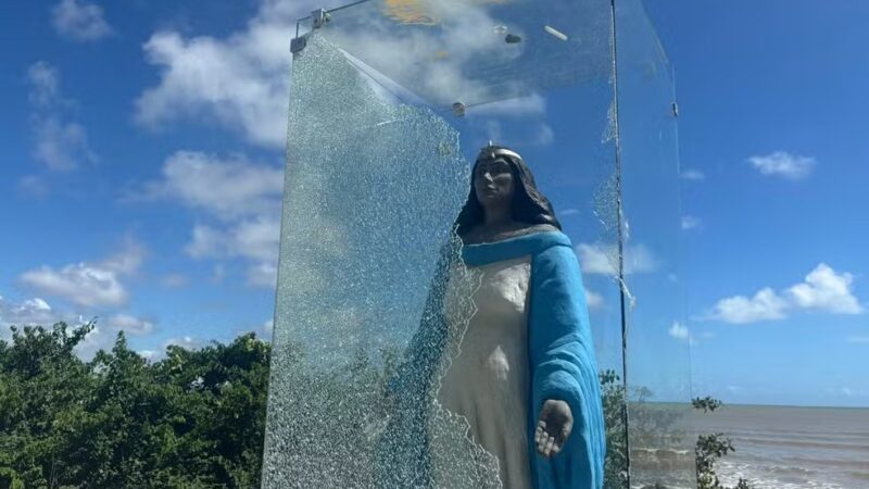 MP abre investigação sobre vandalismo contra estátua de Iemanjá em João Pessoa