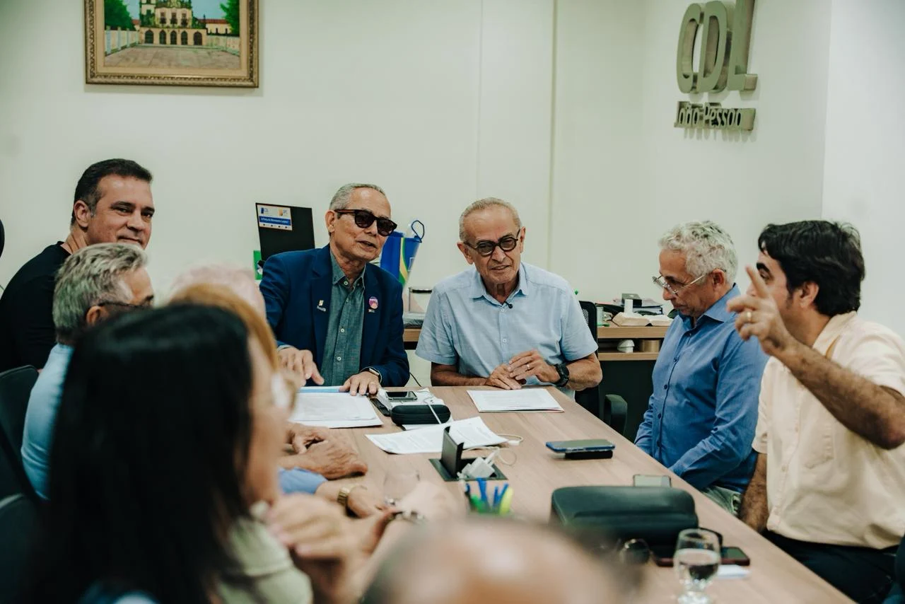 Cícero Lucena Detalha 15 Compromissos para Impulsionar o Setor Produtivo e Reduzir Burocracia na Paraíba