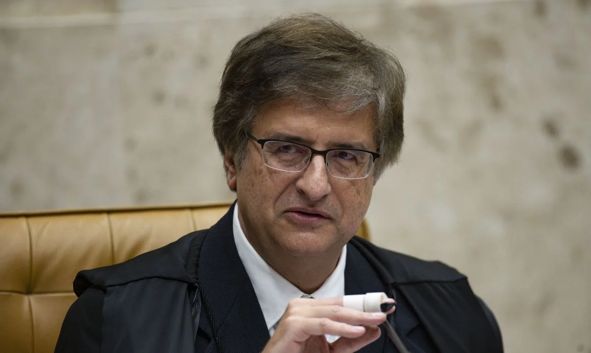 PF: Mensagens de celular revelam contato entre Paulo Gonet e Daniel Vorcaro, ex-Banco Master, via advogado
