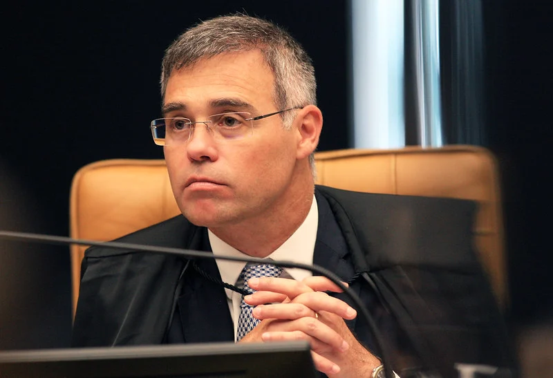 Ministro André Mendonça Confirma Reunião com Empresário do Banco Master e Reafirma Voto Contrário ao Instituição Financeira