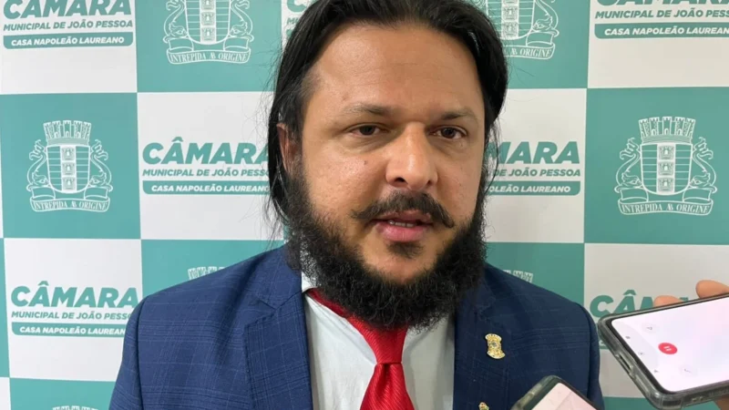 Vereador Junio Leandro critica “leite com Treloso” na política e exige renovação contra oligarquias
