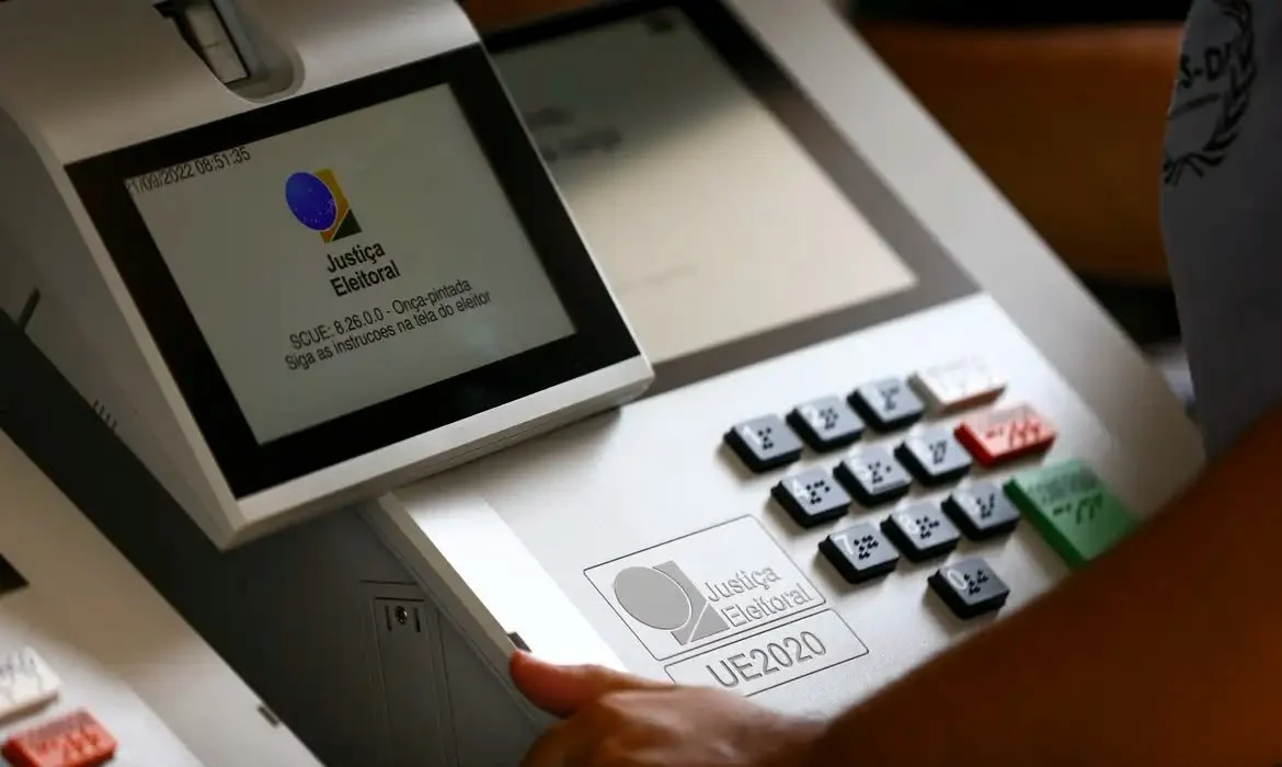 Eleitor na Mira da Justiça: Entenda Quais Atitudes Digitais e Presenciais Podem Virar Crime Eleitoral e Gerar Processo Criminal