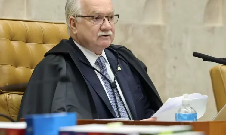 STF Suspende Julgamento: Moraes vs. Mendonça em Aberto, Dino Pede Vista e Placar Fica 4 a 3