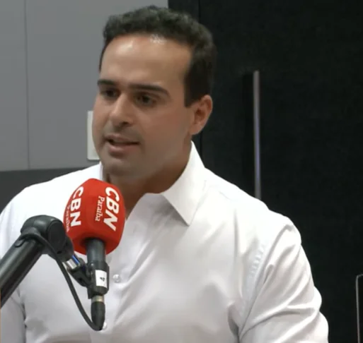 Lucas Ribeiro desmente ligação com “Bomba”, defende concursos e anuncia metas ambiciosas para Saúde e Educação na Paraíba