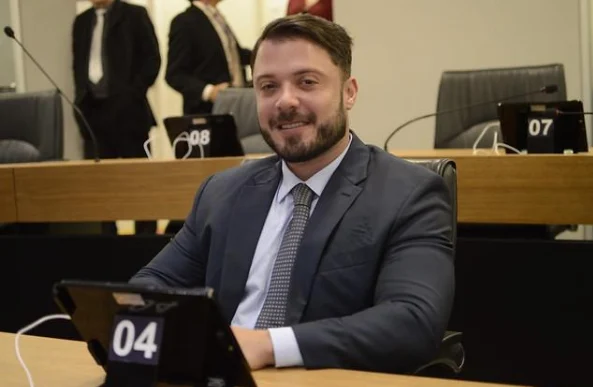 Caio Roberto nega ligação com facções após operação da PF e promete seguir campanha eleitoral “com tranquilidade”