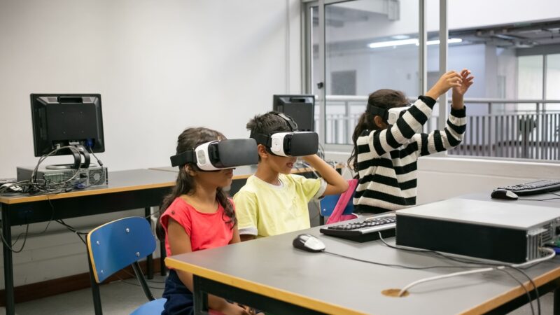 Apenas 25% das escolas particulares têm guia para uso de IA
