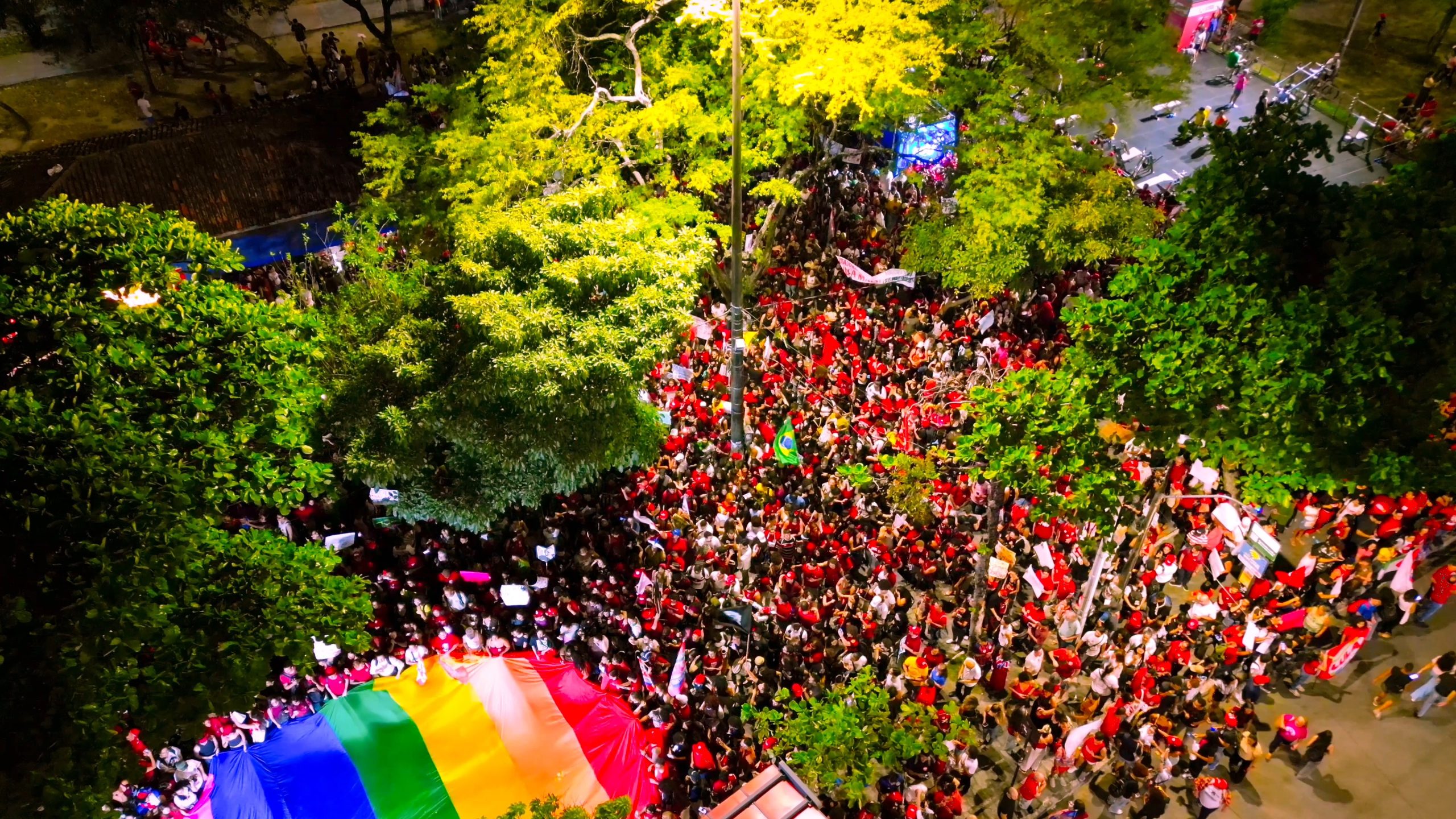 Estudantes da UFPB fazem ato em apoio à reeleição de Lula em JP