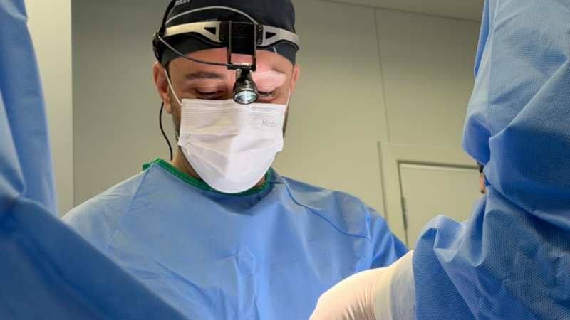 Mastopexia com cicatriz em L amplia opções na cirurgia