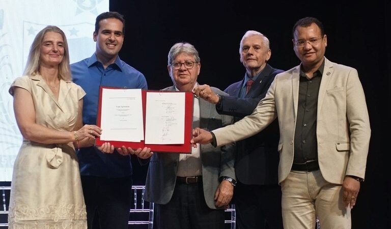 Lucas Ribeiro assina contratos de US$ 167,5 milhões para agricultura familiar