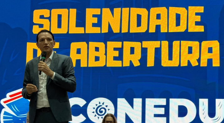 Na abertura do maior congresso de educação do Brasil, secretário Erivonaldo Alves destaca o protagonismo da Paraíba