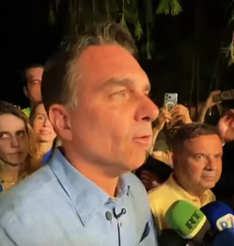Flávio Bolsonaro Confirma Participação em Debates contra Lula no 2º Turno: ‘Sempre Quis’