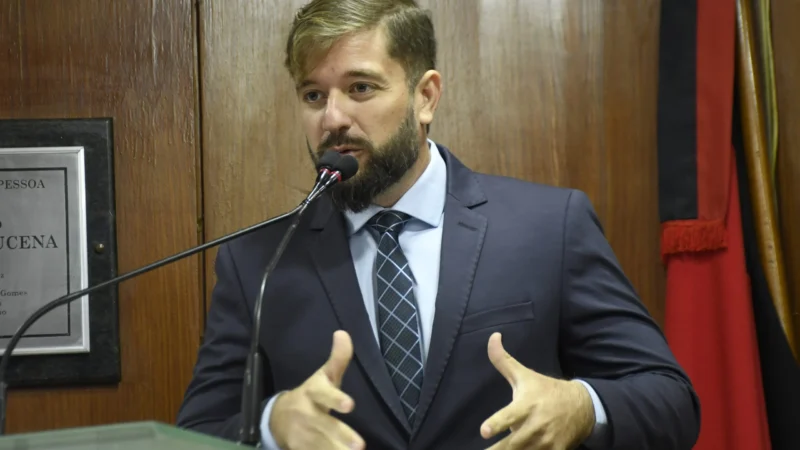 Fábio Lopes promete oposição “forte” e “técnica” na ALPB contra governo Lucas Ribeiro, mirando contratos e a Ponte do Futuro