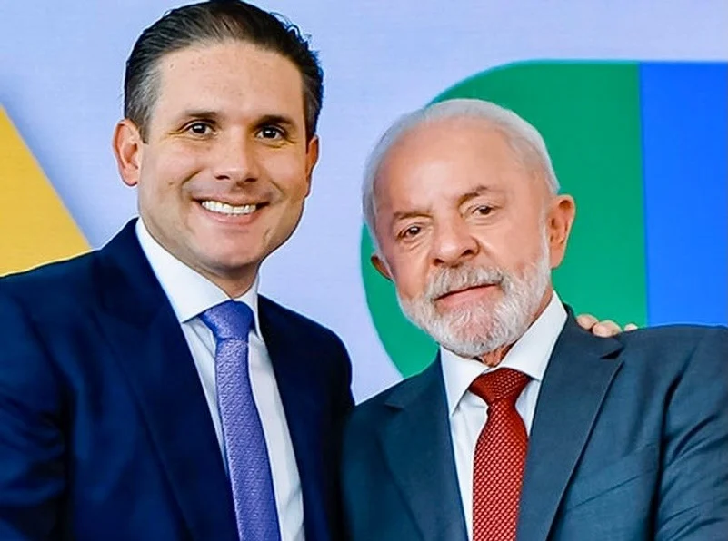 Lula recebe presidente da Câmara, Hugo Motta, no Alvorada após apoio de seu partido a Flávio Bolsonaro