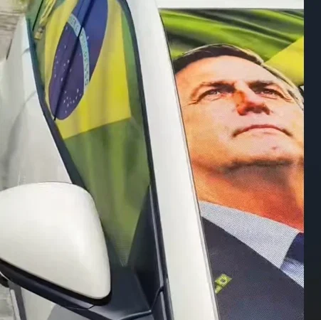 Justiça Eleitoral na Paraíba Determina Vistoria Urgente em Carro com Adesivo de Flávio Bolsonaro e Sinaliza Possível Apreensão