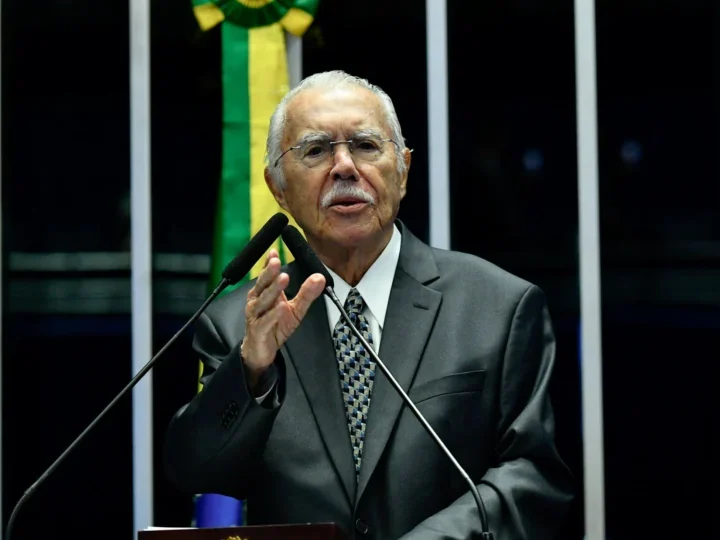 José Sarney, ex-presidente do Brasil, recebe alta após 9 dias internado em São Luís após cirurgia abdominal; acompanhamento ambulatorial continua