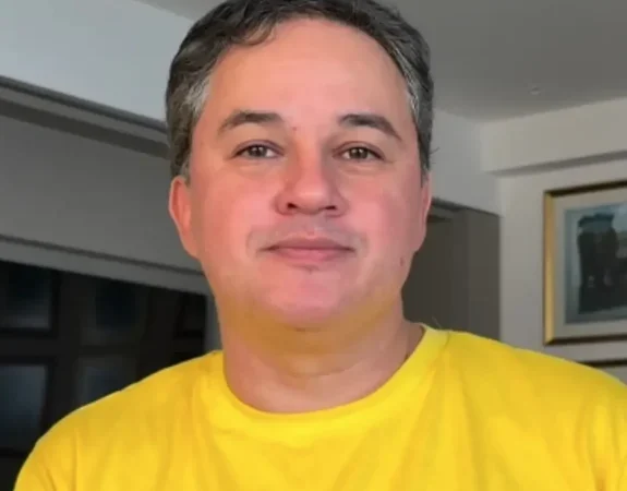 Efraim Filho: “Eleitores de Lula não defendem valores da família e da vida” e critica uso da camisa da Seleção
