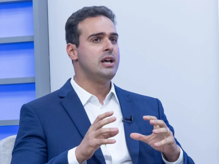 Lucas Ribeiro anuncia plano de nova concessão ferroviária para ligar Cabedelo a Campina Grande, impulsionando transporte industrial na Paraíba