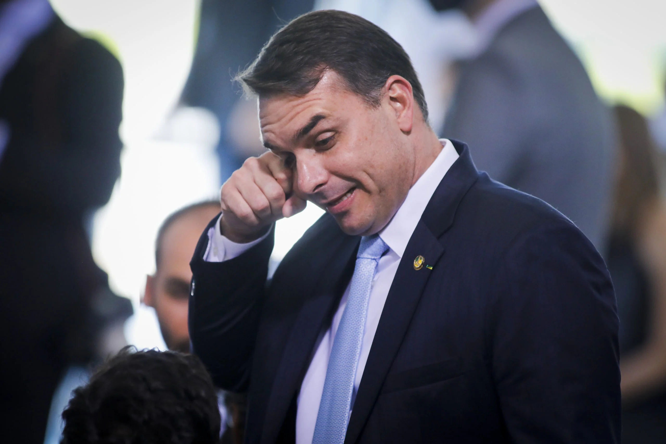 Flávio Bolsonaro recusa desafio de Lula para abrir sigilos bancário e fiscal antes da eleição; entenda o motivo