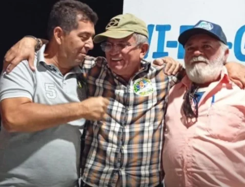 Secretário Vital Costa Explica Foto com Adesivo de Flávio Bolsonaro e Garante Fidelidade a Lucas Ribeiro