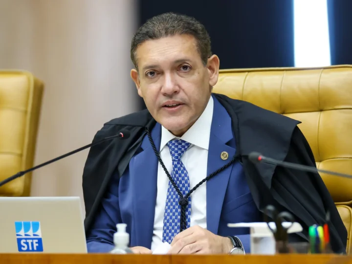 Kassio Nunes e Banco Master: Revelações de Proximidade e Mudança de Voto em Caso Chave do STF