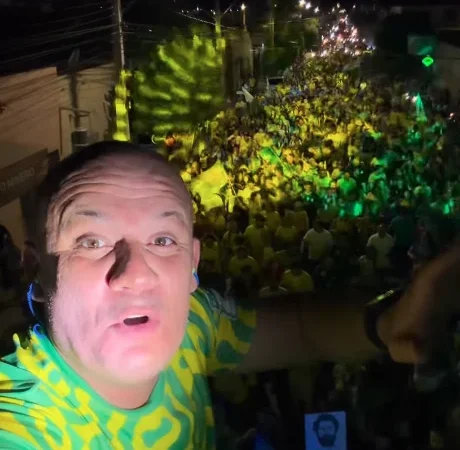 Pombal em Ebulição: Apoiadores de Flávio Bolsonaro Tomam as Ruas na Véspera do 2º Turno em Manifestação Vibrante