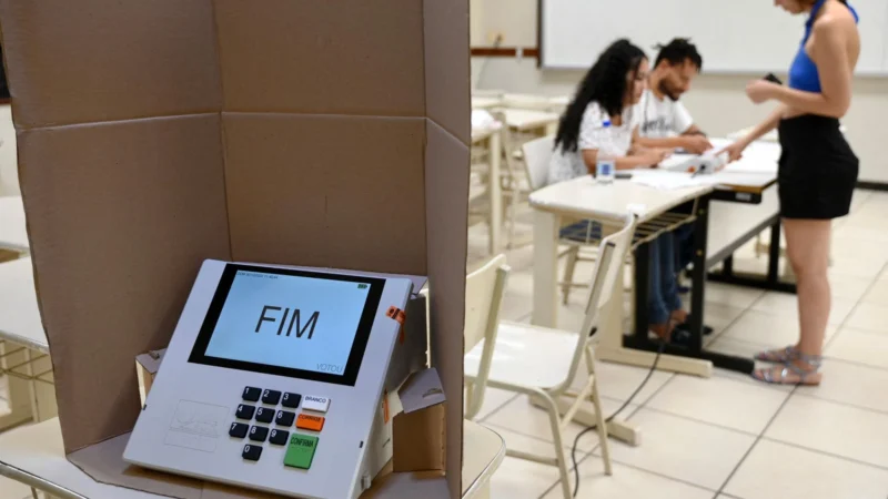 Urnas Eletrônicas na Paraíba: 18 Substituições e 1 Prisão por Tumulto nas Primeiras Horas do 2º Turno