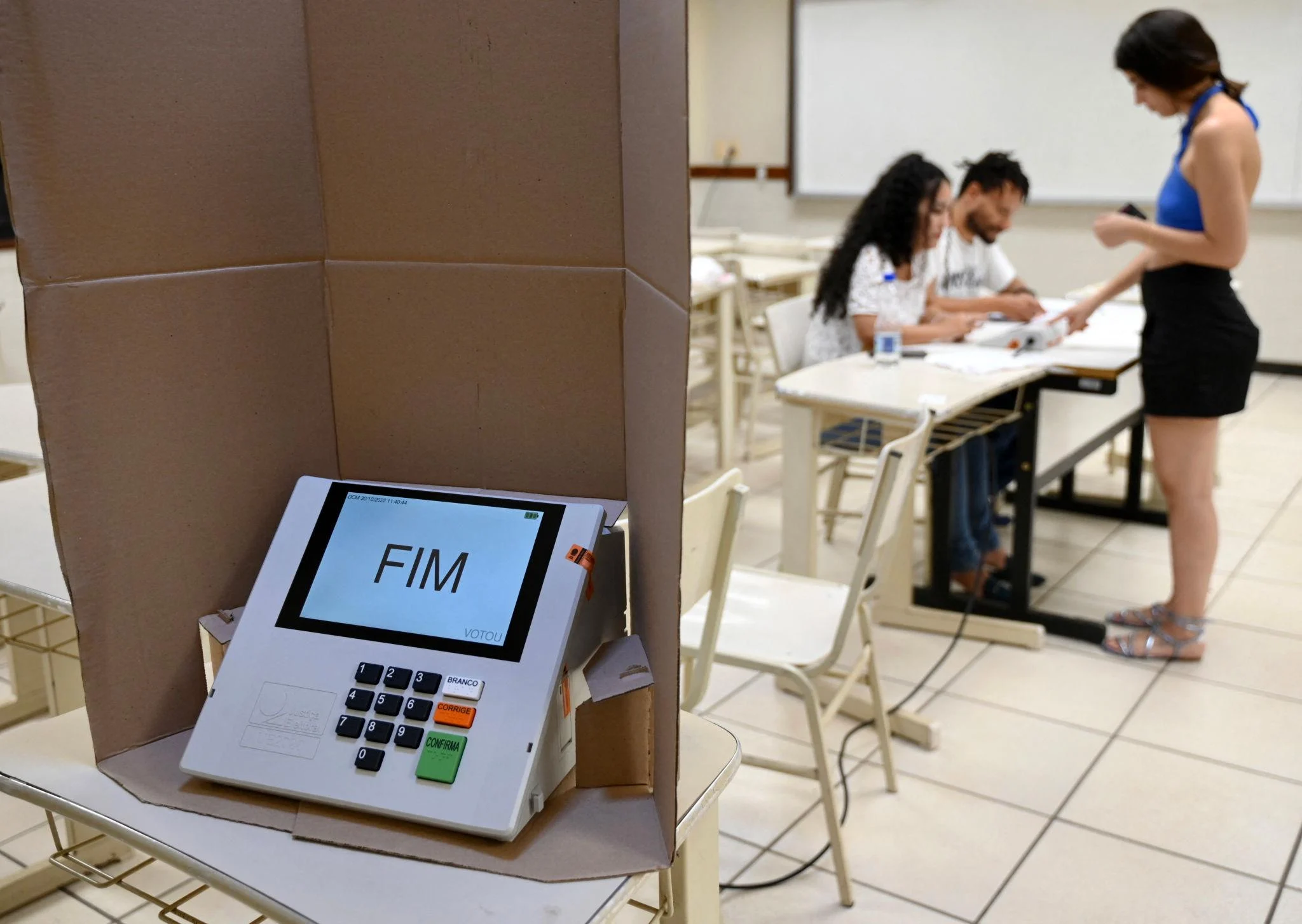 Urnas Eletrônicas na Paraíba: 18 Substituições e 1 Prisão por Tumulto nas Primeiras Horas do 2º Turno