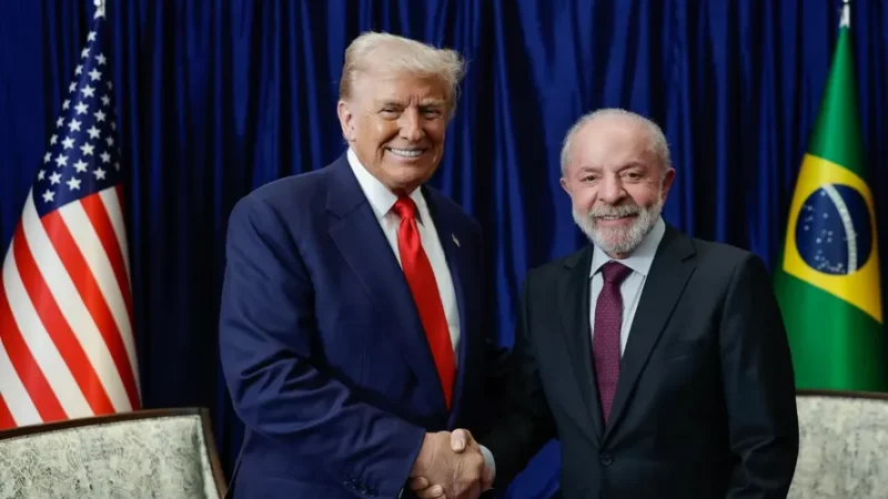 Trump questiona eleição de Lula e sugere fraude, mas sem apresentar provas; Flávio Bolsonaro também contesta resultado