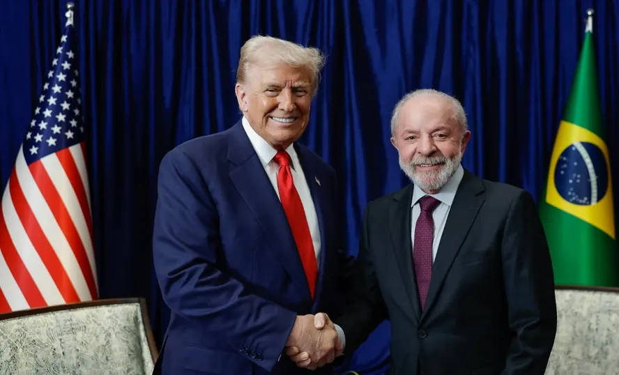 Trump questiona eleição de Lula e sugere fraude, mas sem apresentar provas; Flávio Bolsonaro também contesta resultado