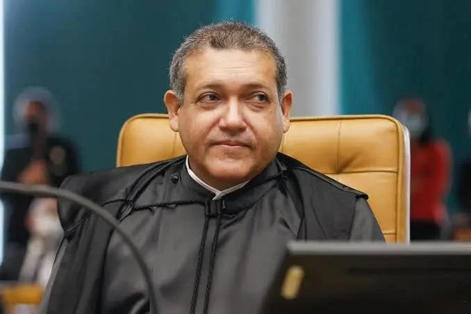 TSE desmente Flávio Bolsonaro: Fiscais do PL acompanharam apuração, mas não foram à sala-cofre restrita