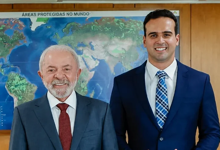 Lucas Ribeiro: Vídeo de Nikolas Ferreira foi “tiro no pé” e prejudicou Flávio Bolsonaro, relembra Zambelli em 2022