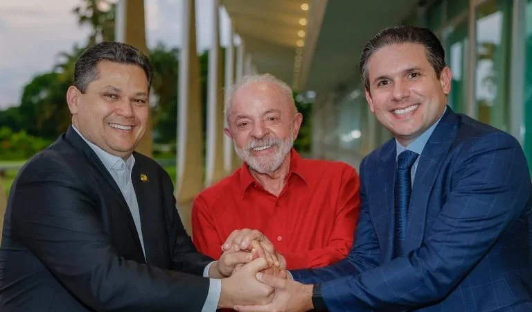 Hugo Motta e Alcolumbre se Reúnem com Lula Pós-Vitória e Defendem ‘Diálogo Constante’ para Avanço do Brasil