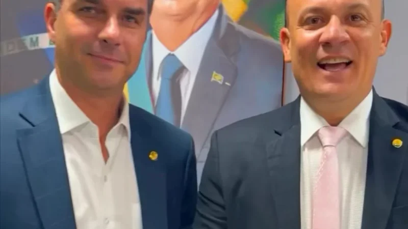 Cabo Gilberto Declara Apoio Total a Flávio Bolsonaro em Meio a Notícias de Fuga para os EUA e Acusa Moraes de Perseguição