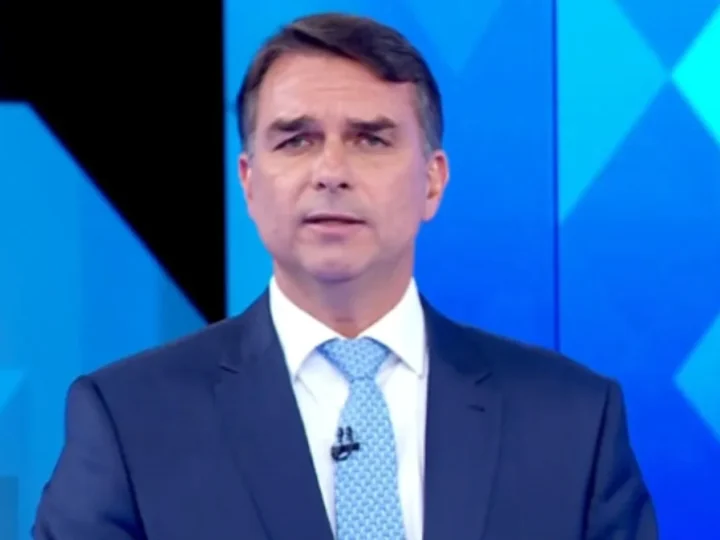 Flávio Bolsonaro: Passaportes Cancelados pela PF e Suspeitas de Saída do Brasil; Polícia Investiga
