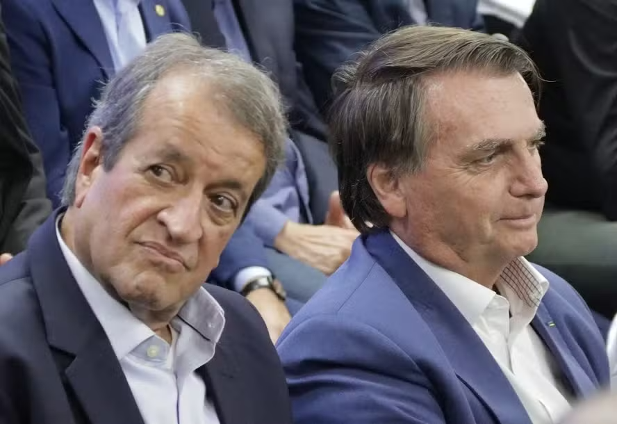 Defesa de Bolsonaro pede a Moraes visita de Valdemar Costa Neto em meio a restrições eleitorais